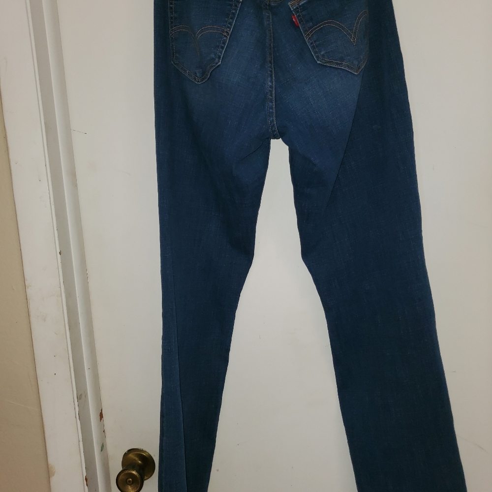 Levi's 529 curvy boot cut jeans. Size 8.